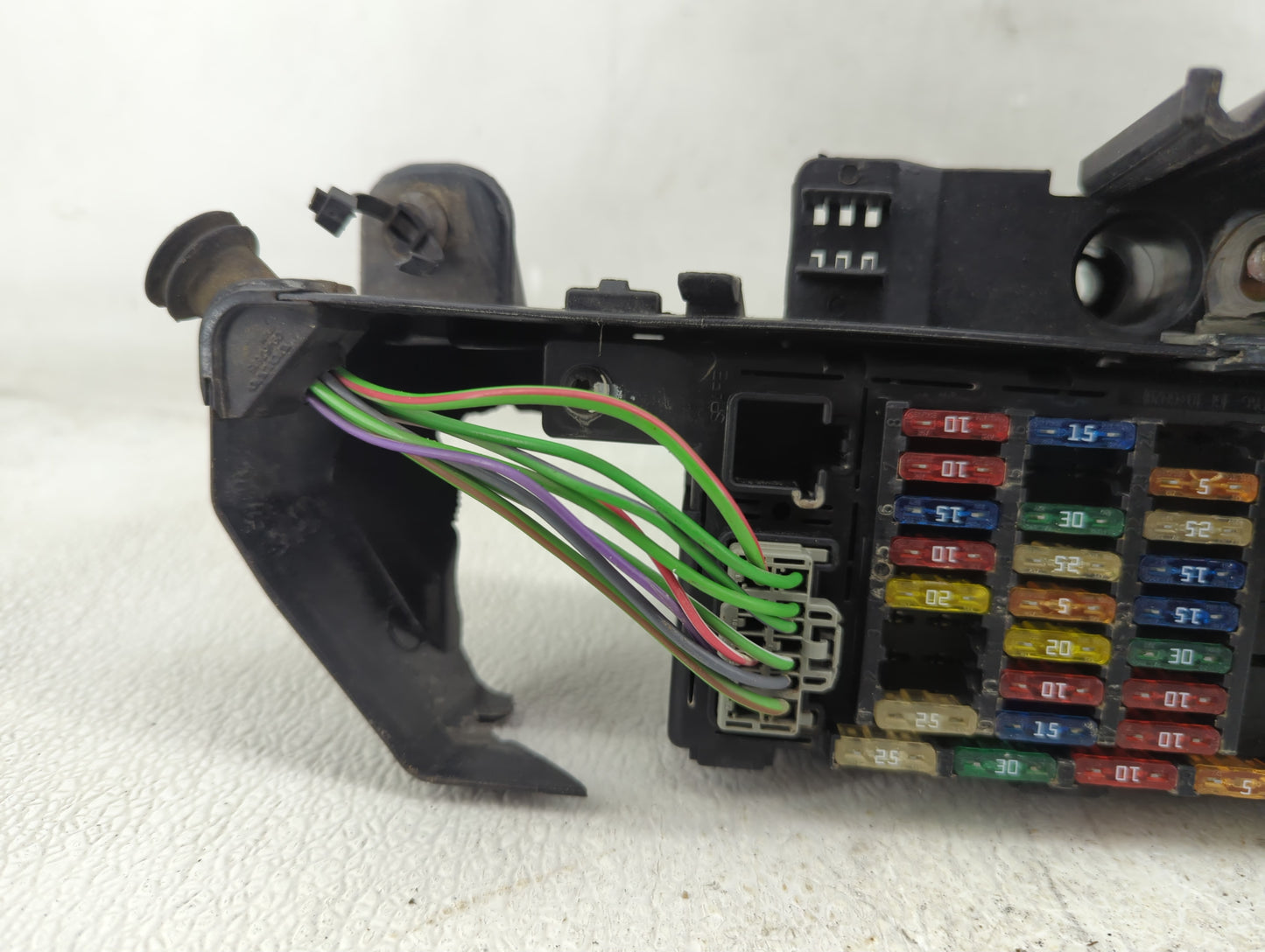 2004 Volvo S60 Fusebox Fuse Box Panel Relay Module P/N:518829007 8678449-PETP2X, 9494210 Fits OEM Used Auto Parts - Oemuseda