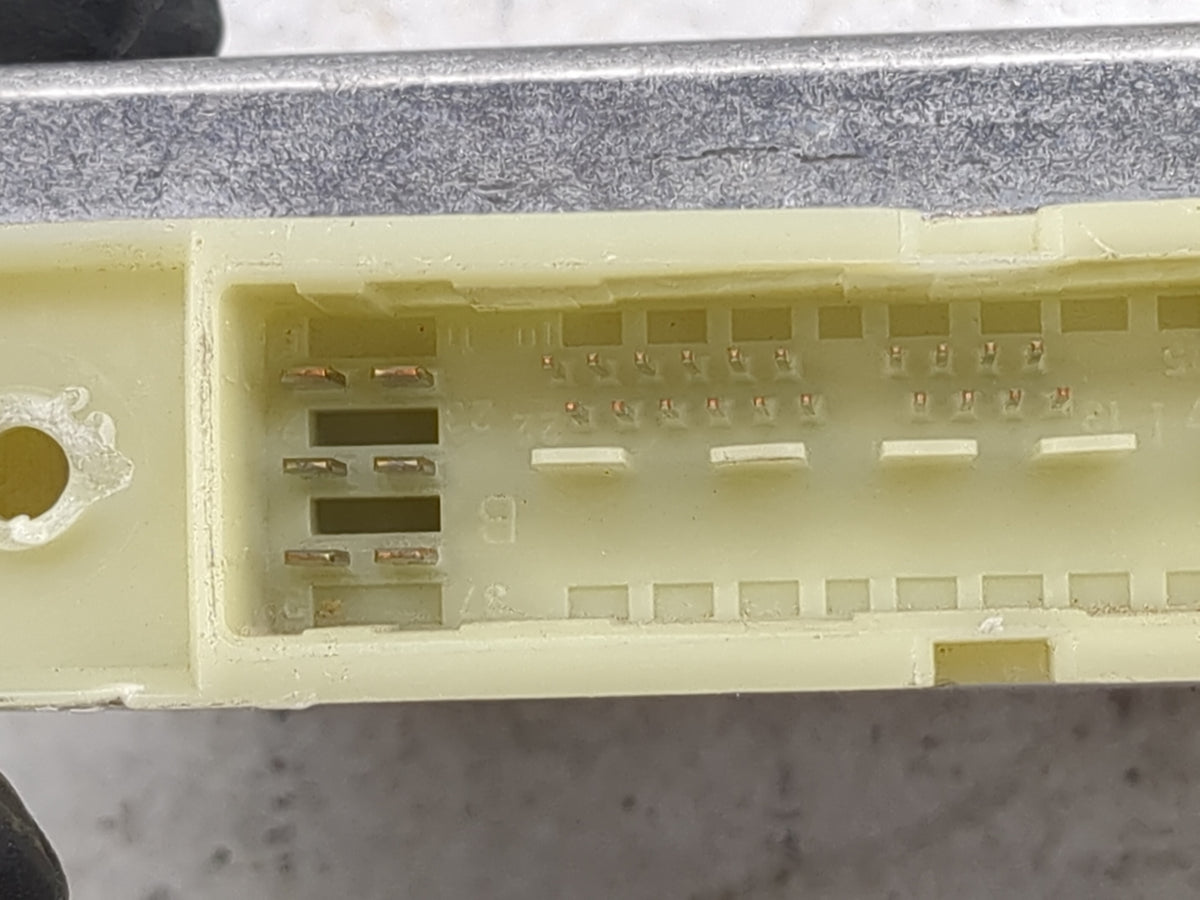 2003-2004 Volvo S60 PCM Engine Control Computer ECU ECM PCU OEM P/N:T03511504 Fits Fits 2003 2004 OEM Used Auto Parts - Oemu