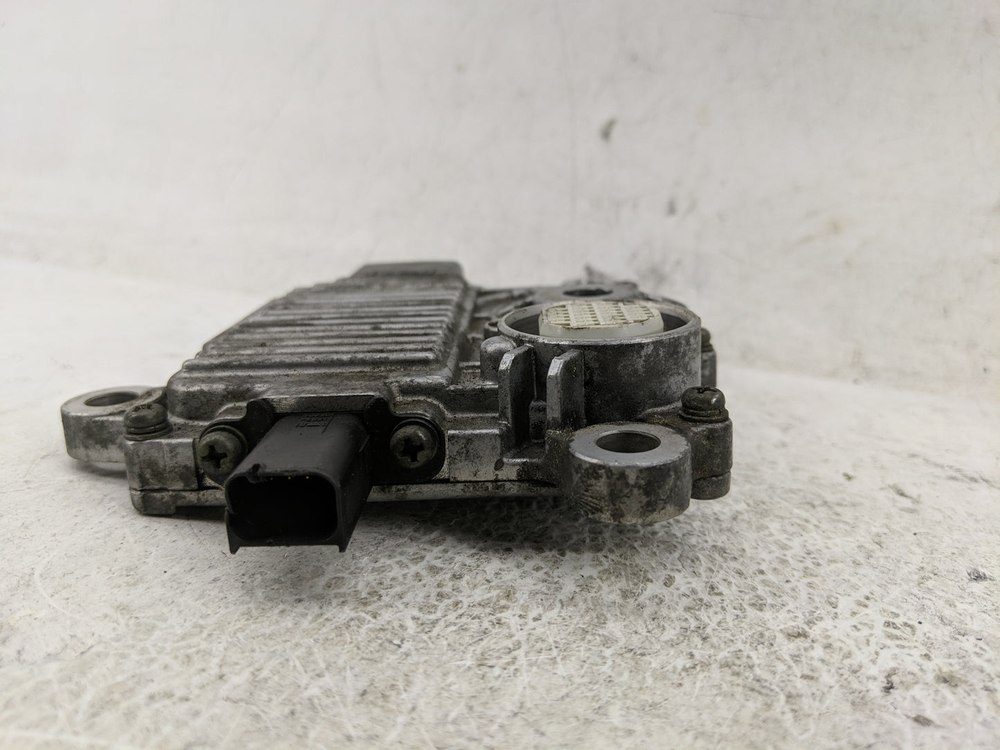 Volvo V40 Chassis Control Module Ccm Bcm Body Control 30681144 - Oemusedautoparts1.com
