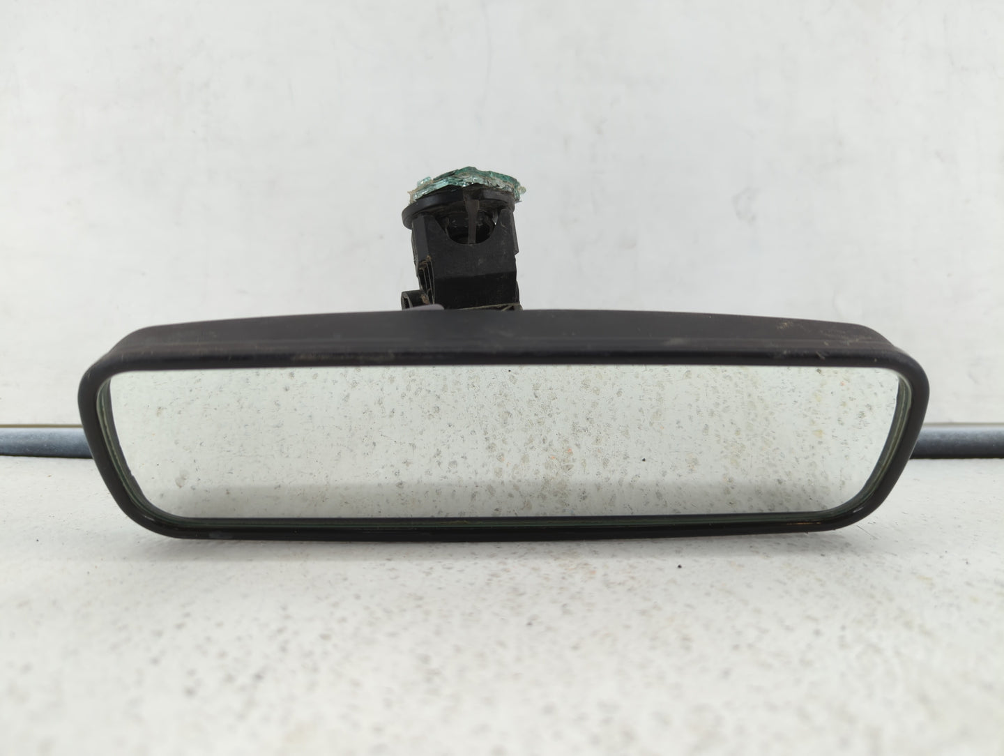 2004 Volvo V40 Interior Rear View Mirror Replacement OEM P/N:E11015478 Fits OEM Used Auto Parts - Oemusedautoparts1.com