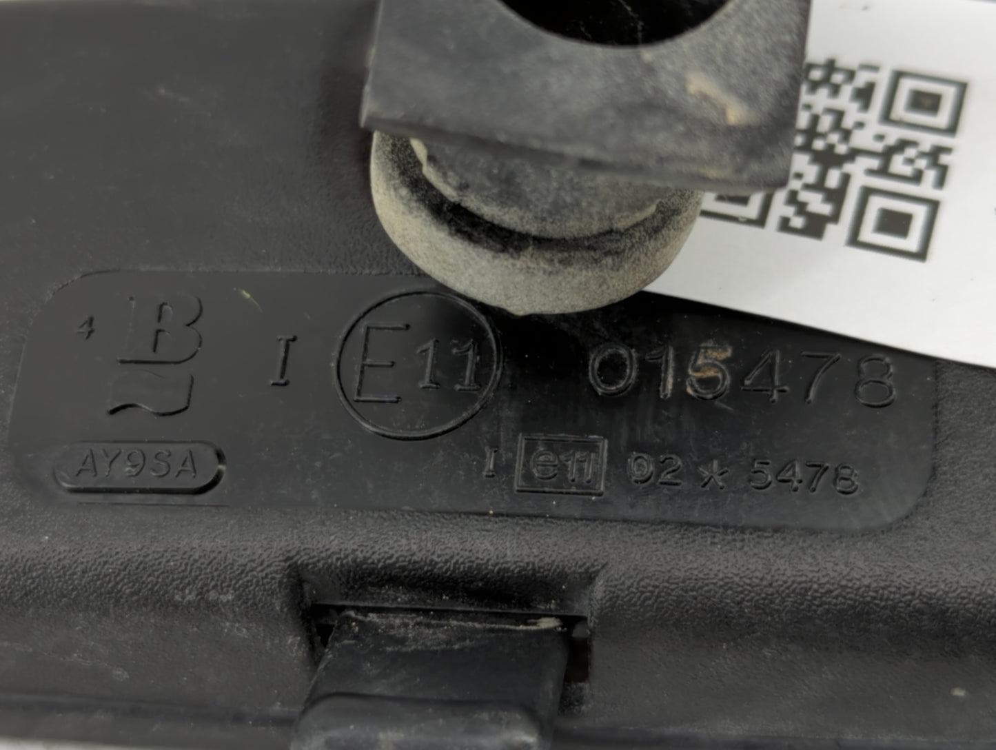 2004 Volvo V40 Interior Rear View Mirror Replacement OEM P/N:E11015478 Fits OEM Used Auto Parts - Oemusedautoparts1.com