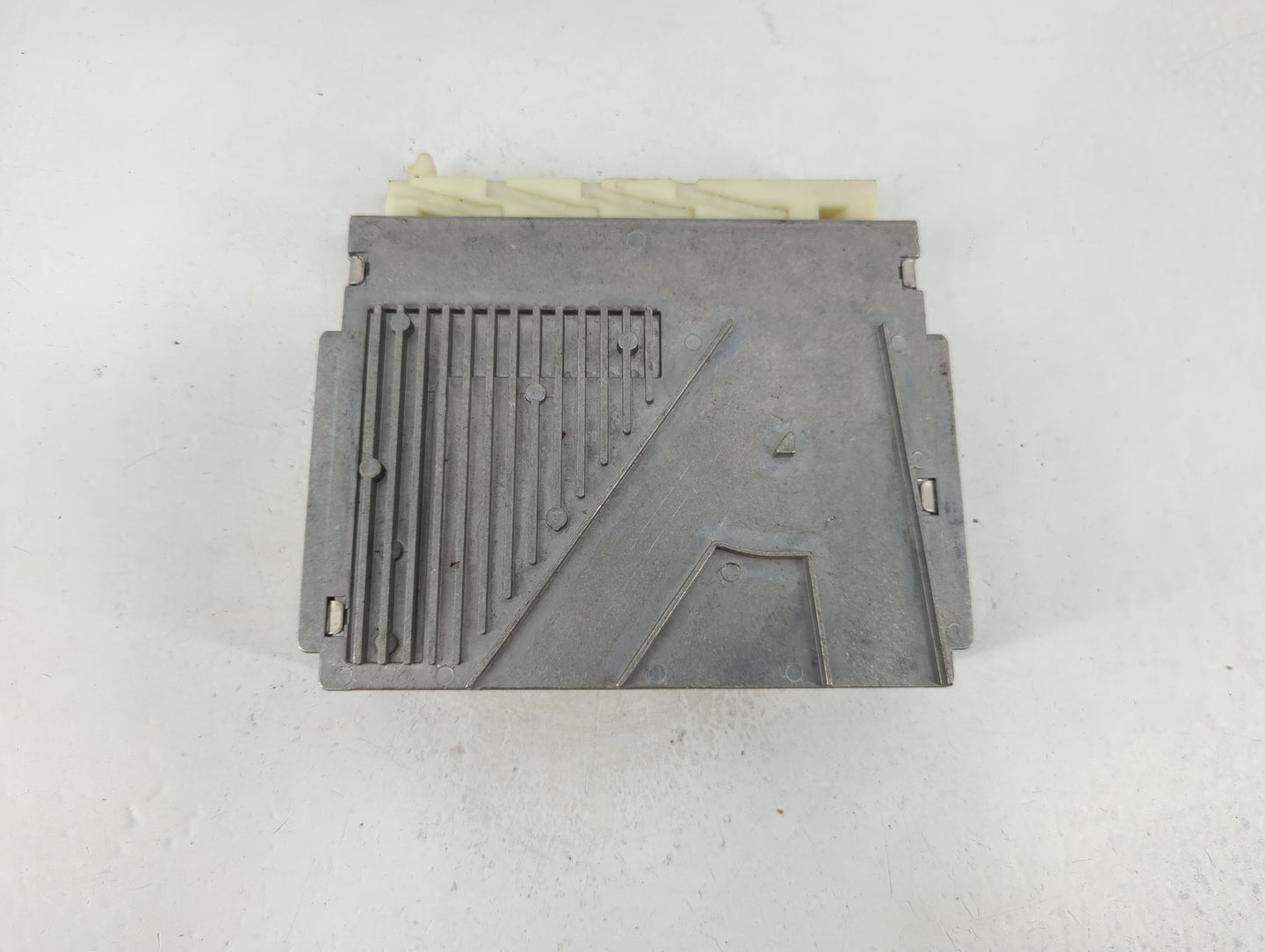 Volvo V60 Chassis Control Module Ccm Bcm Body Control P09480761 - Oemusedautoparts1.com