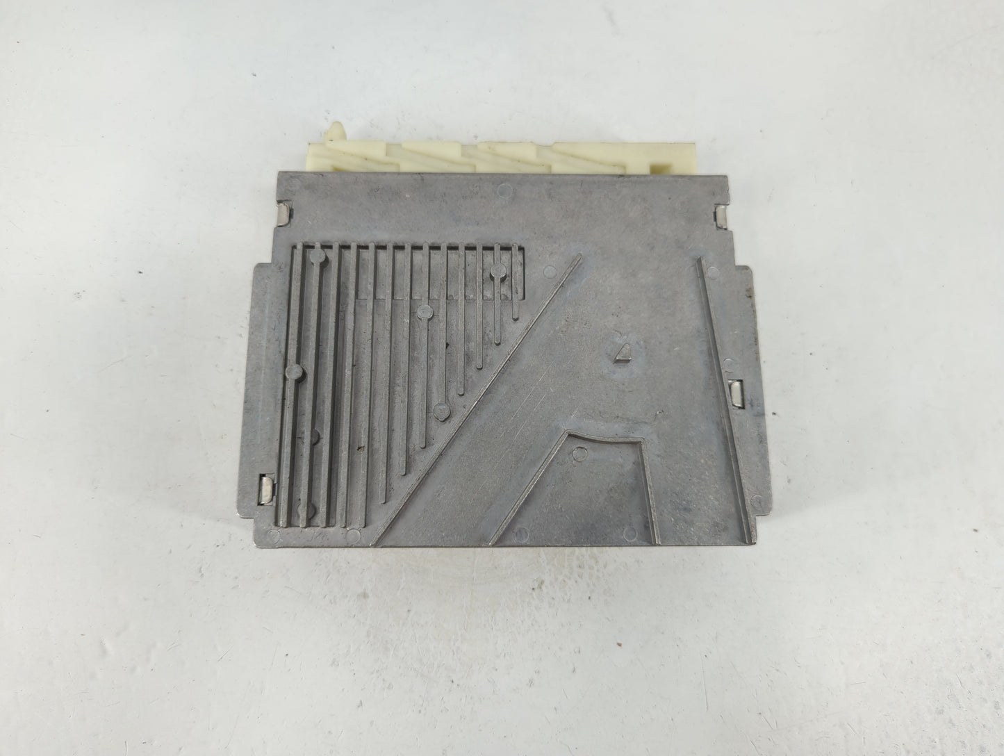 Volvo V60 Chassis Control Module Ccm Bcm Body Control P09480761 - Oemusedautoparts1.com
