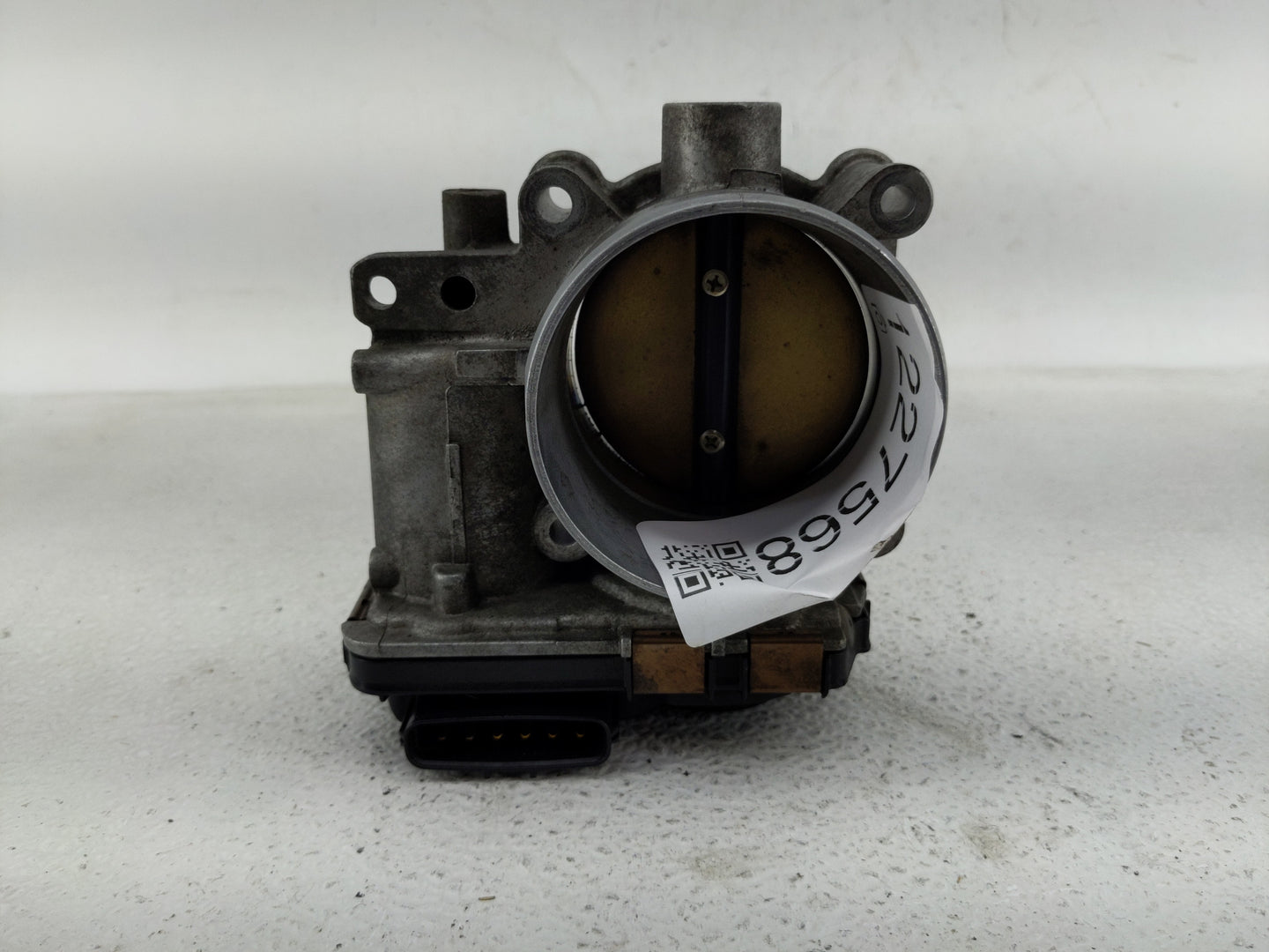 2004 Volvo V60 Throttle Body P/N:8677796 Fits Fits 2003 OEM Used Auto Parts - Oemusedautoparts1.com