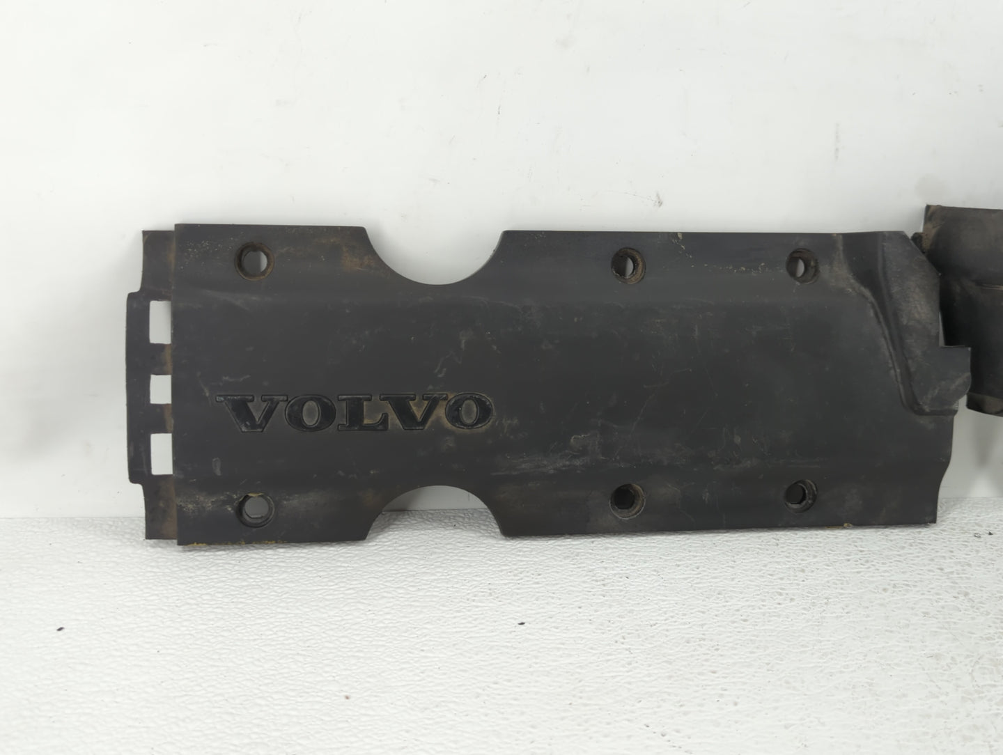 2004 Volvo V60 Engine Cover - Oemusedautoparts1.com