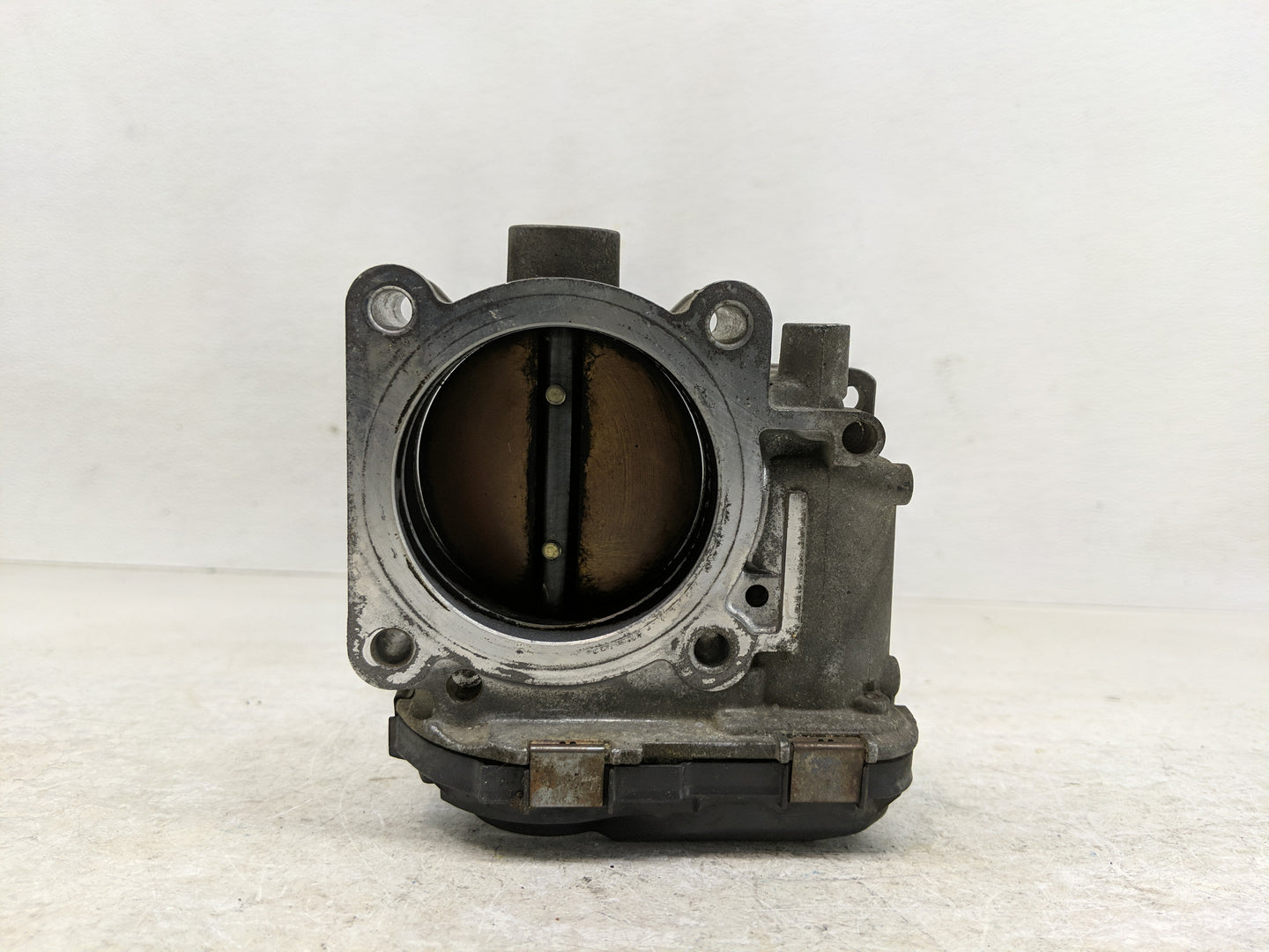 2003-2004 Volvo V70 Throttle Body Fits Fits 2003 2004 OEM Used Auto Parts - Oemusedautoparts1.com