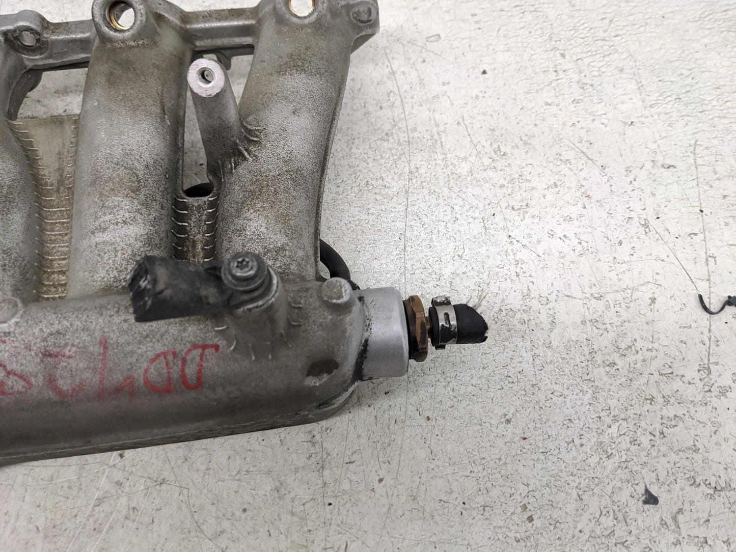 2004 Volvo V70 Air Intake Manifold P/N:08699010 Fits OEM Used Auto Parts - Oemusedautoparts1.com