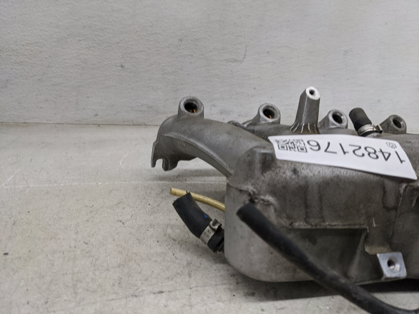2004 Volvo V70 Air Intake Manifold P/N:08699010 Fits OEM Used Auto Parts - Oemusedautoparts1.com