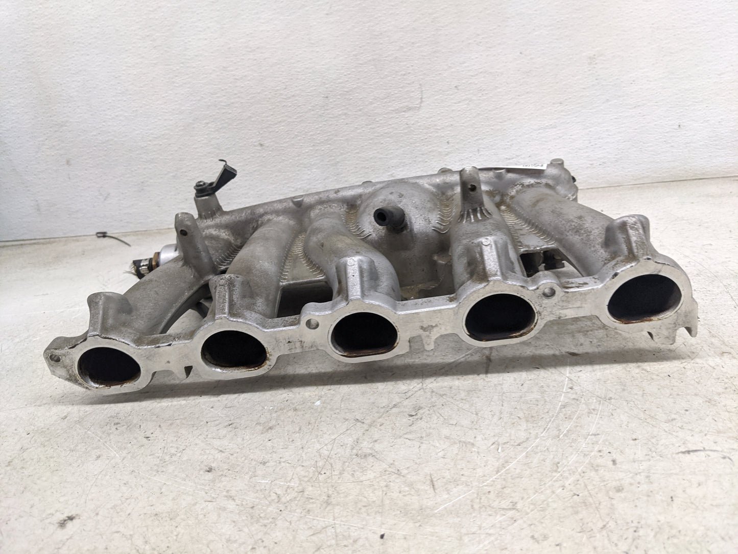 2004 Volvo V70 Air Intake Manifold P/N:08699010 Fits OEM Used Auto Parts - Oemusedautoparts1.com