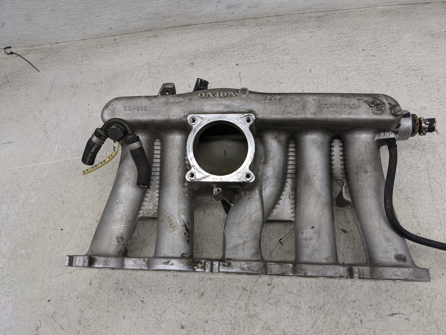 2004 Volvo V70 Air Intake Manifold P/N:08699010 Fits OEM Used Auto Parts - Oemusedautoparts1.com