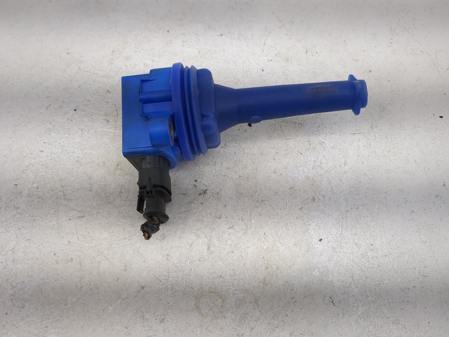 2004 Volvo V70 Ignition Coil Igniter Pack - Oemusedautoparts1.com
