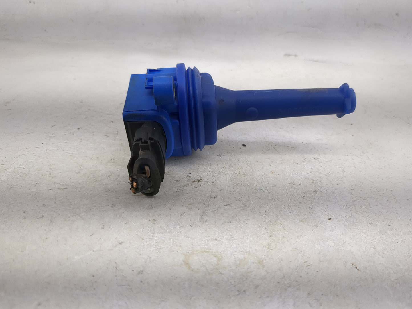 2004 Volvo V70 Ignition Coil Igniter Pack - Oemusedautoparts1.com