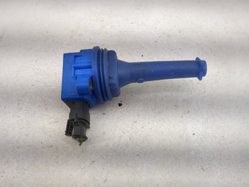 2004 Volvo V70 Ignition Coil Igniter Pack 1482247