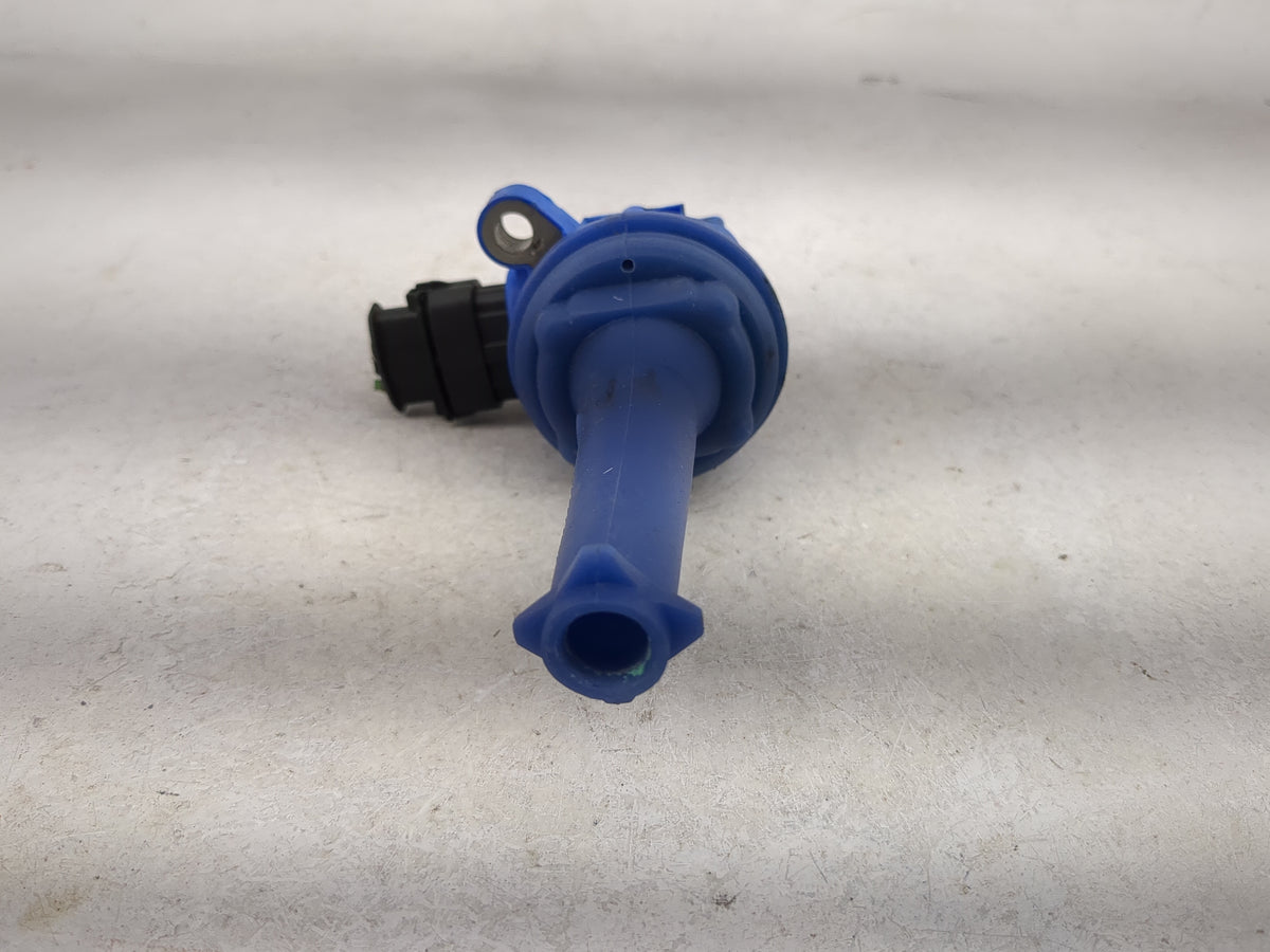 2004 Volvo V70 Ignition Coil Igniter Pack 1482247 - Oemusedautoparts1.com