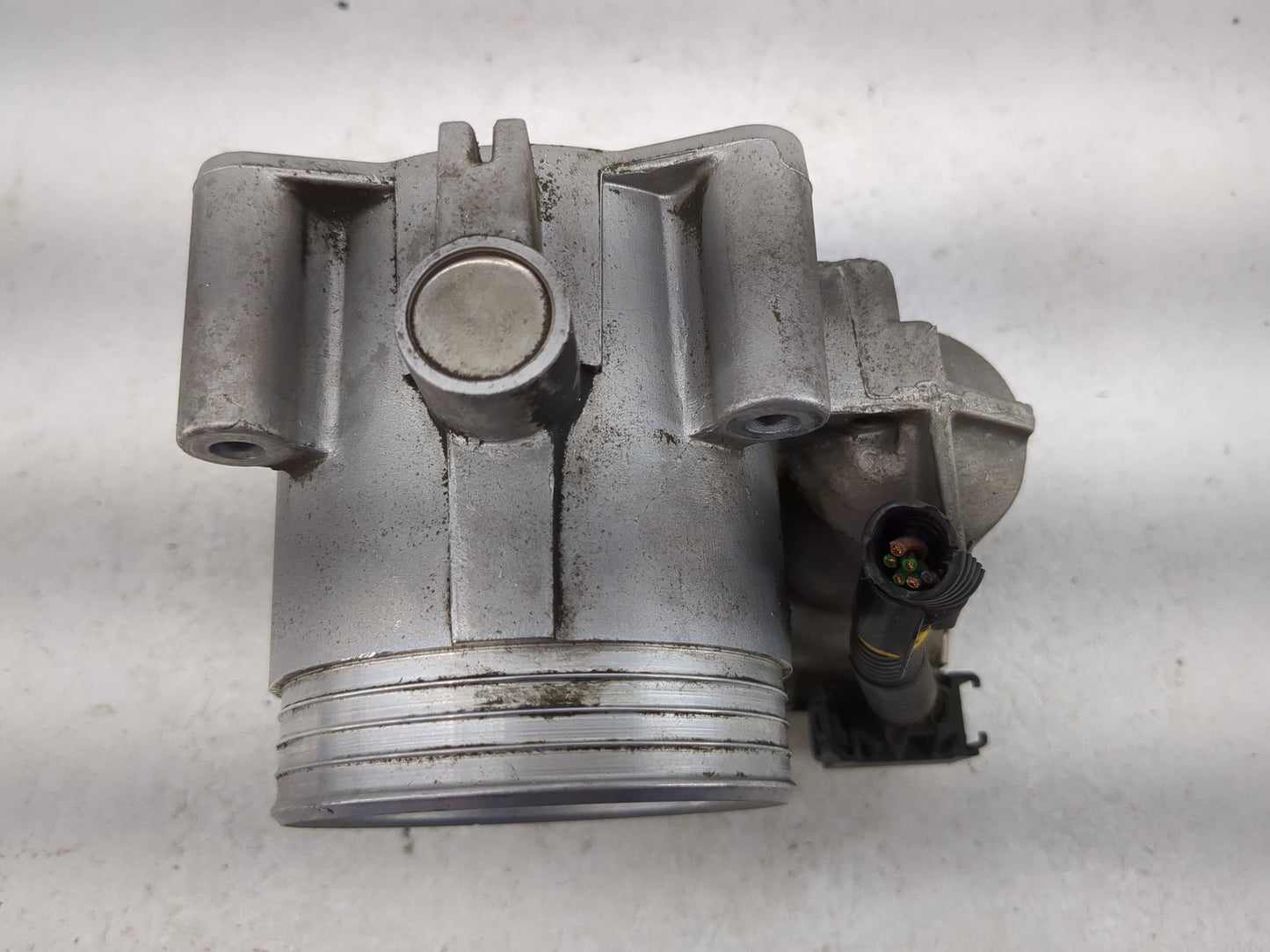 2004 Volvo V70 Throttle Body P/N:30650013 0 280 750 103 Fits OEM Used Auto Parts - Oemusedautoparts1.com