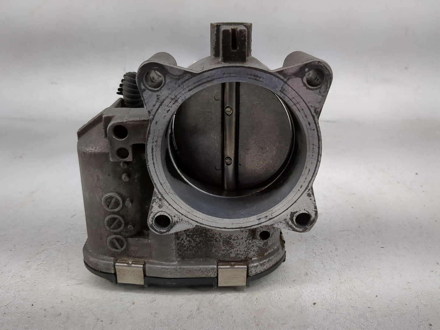 2004 Volvo V70 Throttle Body P/N:30650013 0 280 750 103 Fits OEM Used Auto Parts - Oemusedautoparts1.com