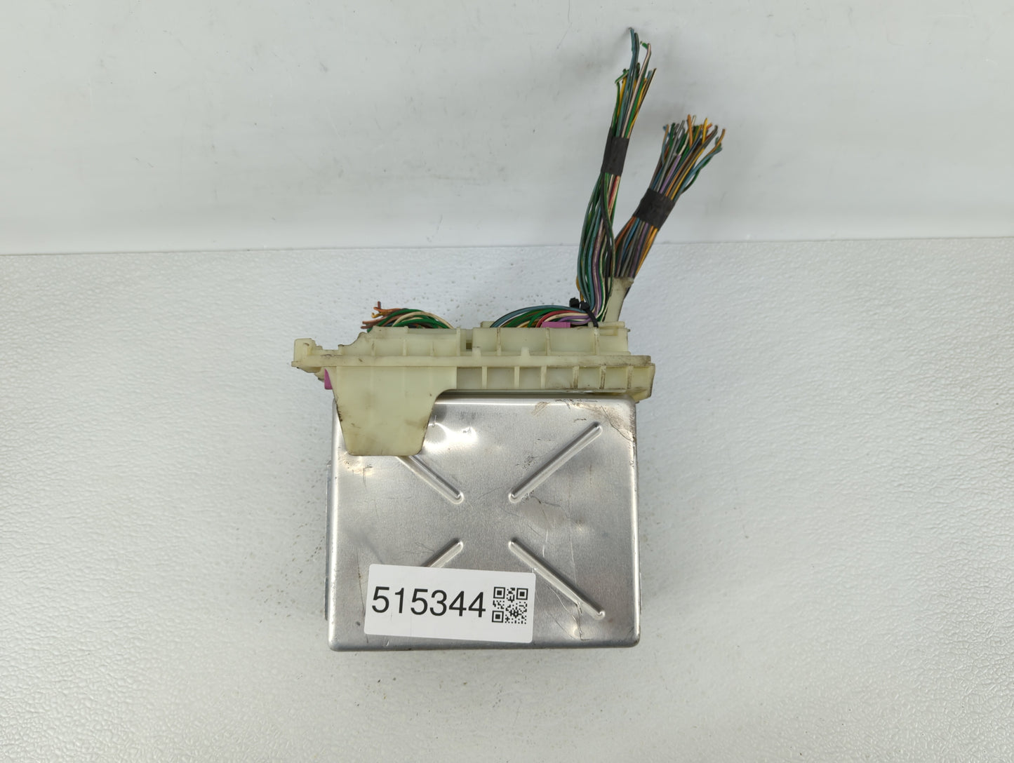 2004 Volvo V70 PCM Engine Control Computer ECU ECM PCU OEM P/N:P09480761 Fits Fits 2003 OEM Used Auto Parts - Oemusedautopar