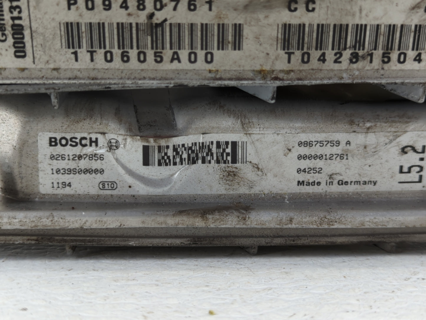 2004 Volvo V70 PCM Engine Control Computer ECU ECM PCU OEM P/N:P09480761 Fits Fits 2003 OEM Used Auto Parts - Oemusedautopar