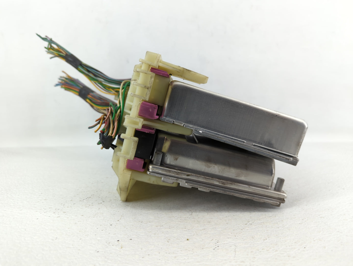 2004 Volvo V70 PCM Engine Control Computer ECU ECM PCU OEM P/N:P09480761 Fits Fits 2003 OEM Used Auto Parts - Oemusedautopar