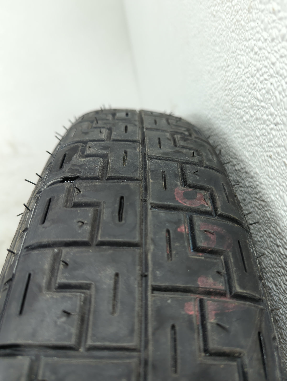 2003-2007 Volvo Xc70 Spare Donut Tire Wheel Rim Oem - Oemusedautoparts1.com