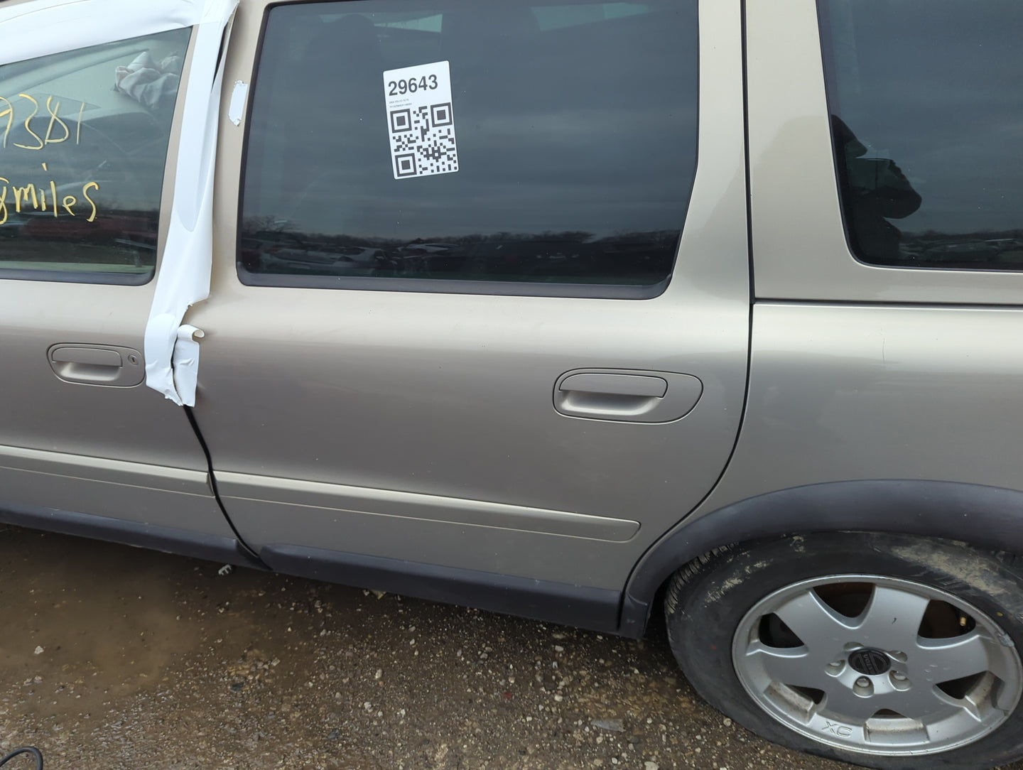 2003-2007 Volvo Xc70 Driver Rear Door Oem - Oemusedautoparts1.com