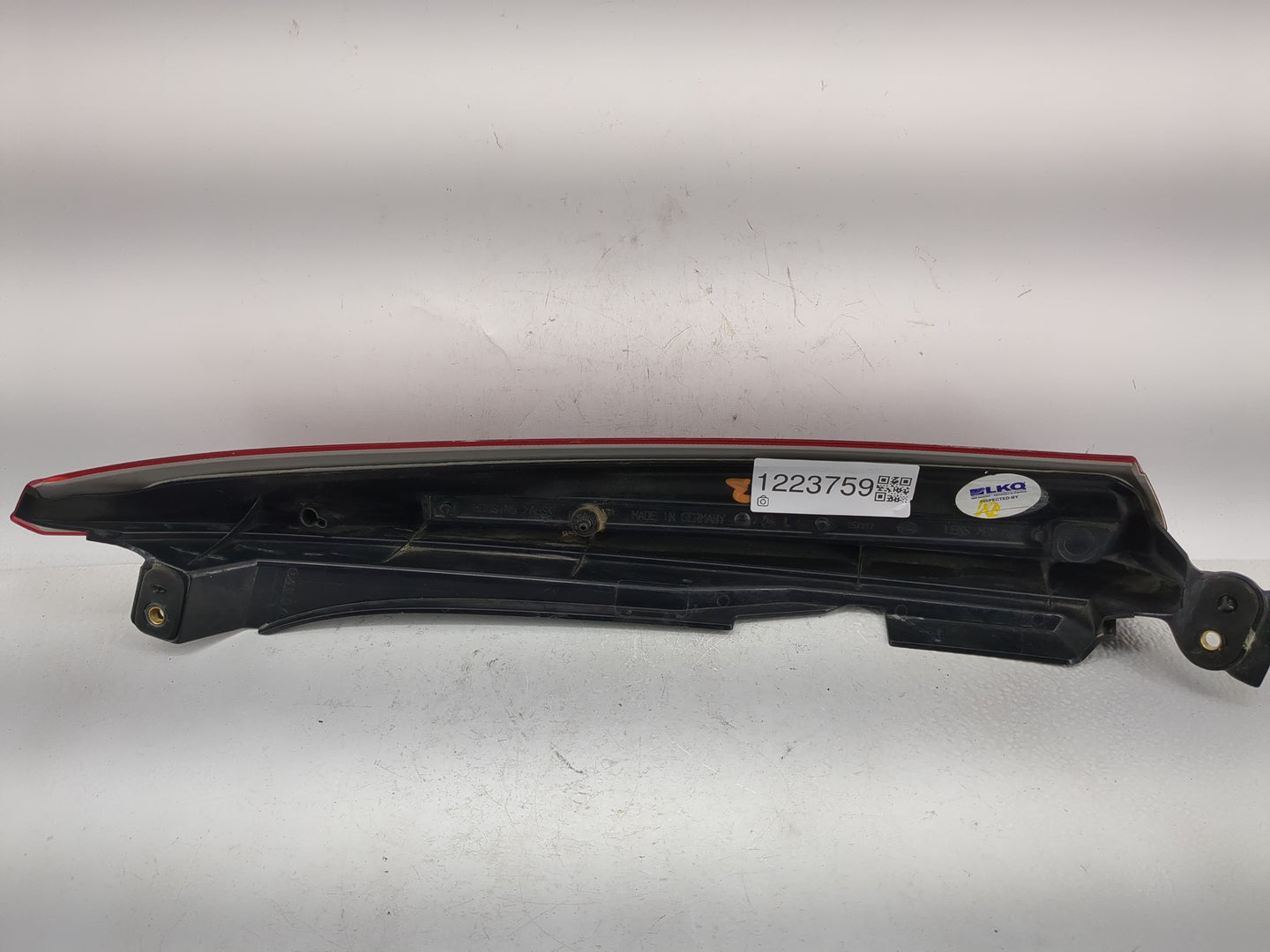 2003-2006 Volvo Xc90 Tail Light Assembly Driver Left OEM Fits Fits 2003 2004 2005 2006 OEM Used Auto Parts - Oemusedautopart