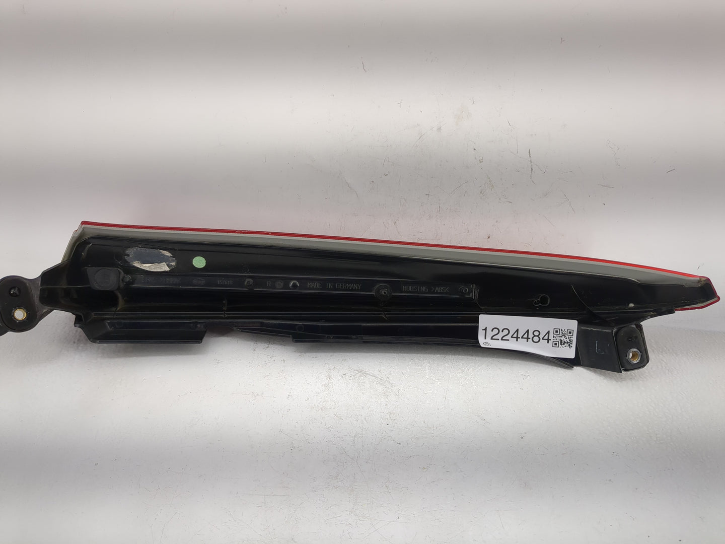 2003-2006 Volvo Xc90 Tail Light Assembly Passenger Right OEM Fits Fits 2003 2004 2005 2006 OEM Used Auto Parts - Oemusedauto