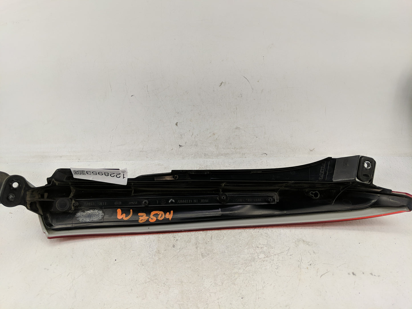 2003-2006 Volvo Xc90 Tail Light Assembly Driver Left OEM P/N:30678220 Fits Fits 2003 2004 2005 2006 OEM Used Auto Parts - Oe
