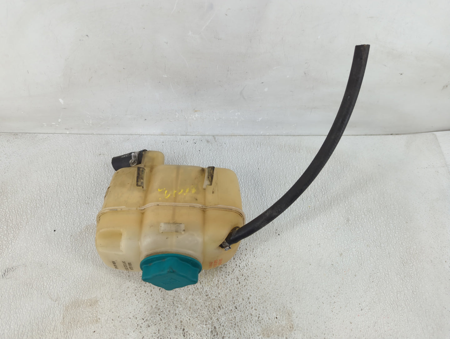 2003-2007 Volvo Xc90 Radiator Coolant Overflow Expansion Tank Bottle - Oemusedautoparts1.com