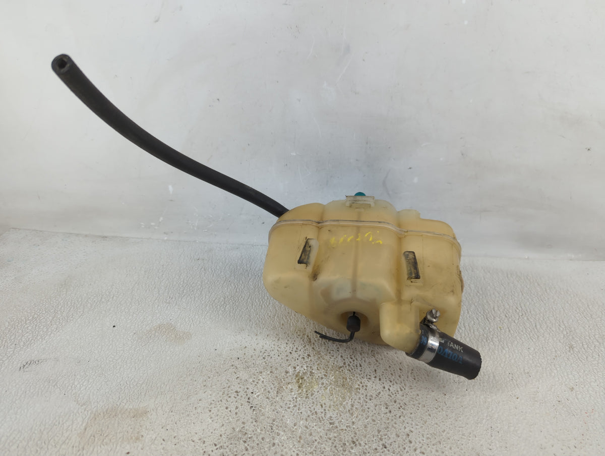 2003-2007 Volvo Xc90 Radiator Coolant Overflow Expansion Tank Bottle - Oemusedautoparts1.com