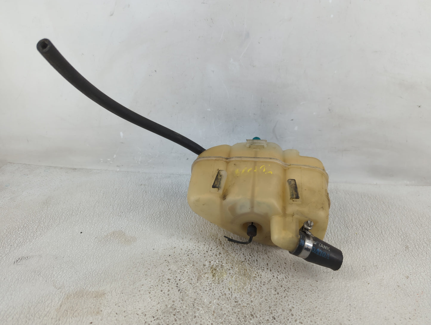 2003-2007 Volvo Xc90 Radiator Coolant Overflow Expansion Tank Bottle - Oemusedautoparts1.com