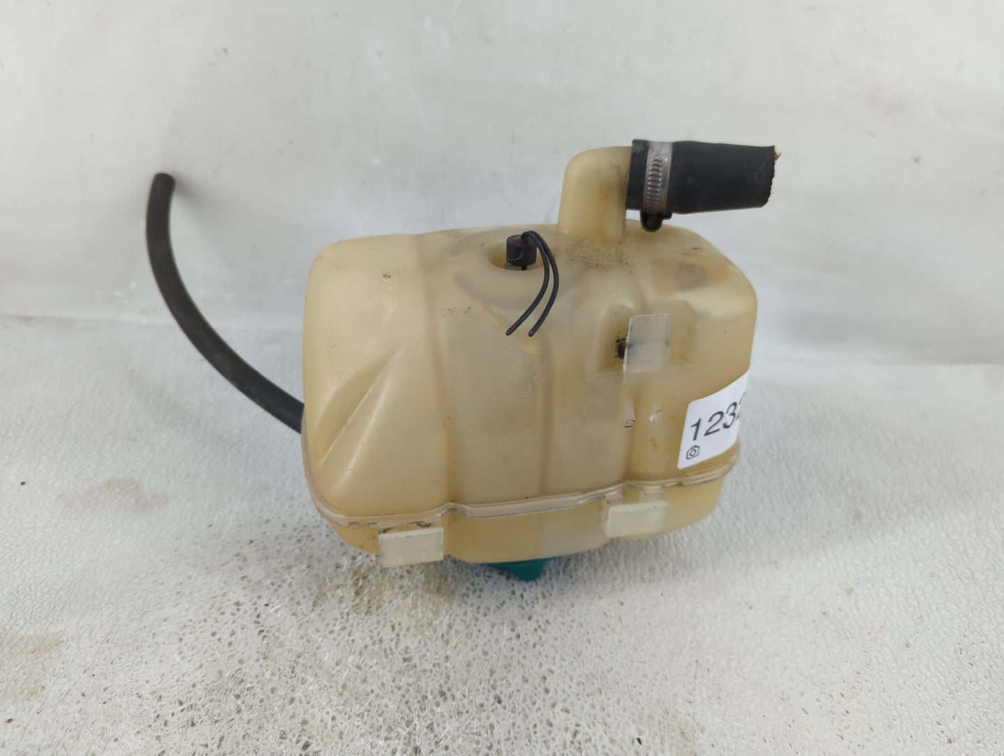 2003-2007 Volvo Xc90 Radiator Coolant Overflow Expansion Tank Bottle - Oemusedautoparts1.com