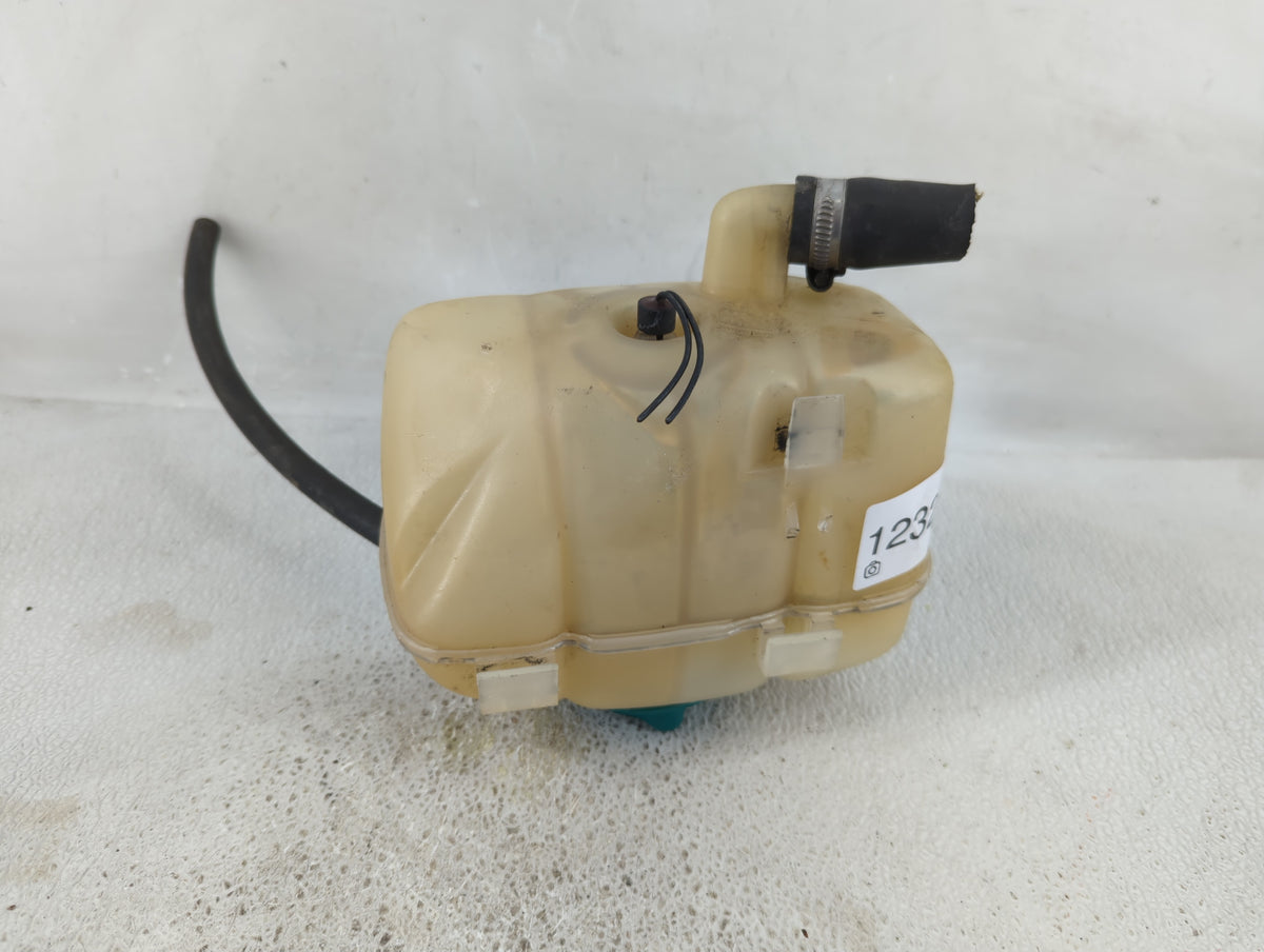 2003-2007 Volvo Xc90 Radiator Coolant Overflow Expansion Tank Bottle - Oemusedautoparts1.com