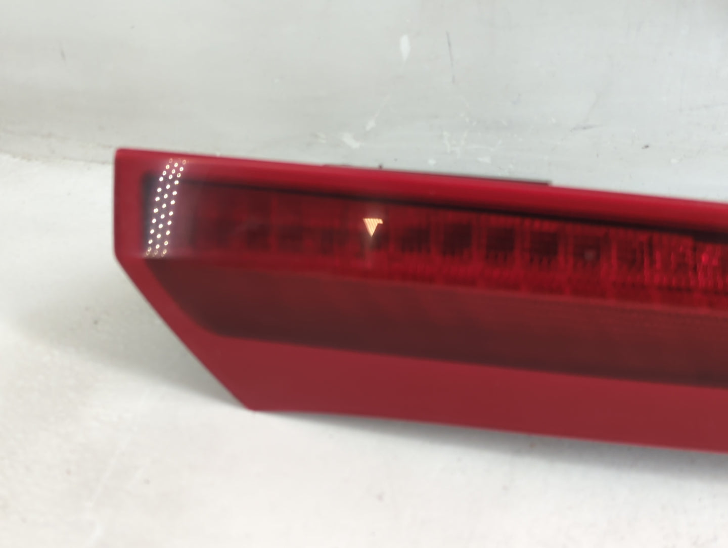 2003-2006 Volvo Xc90 Tail Light Assembly Passenger Right OEM P/N:9483772 Fits Fits 2003 2004 2005 2006 OEM Used Auto Parts -