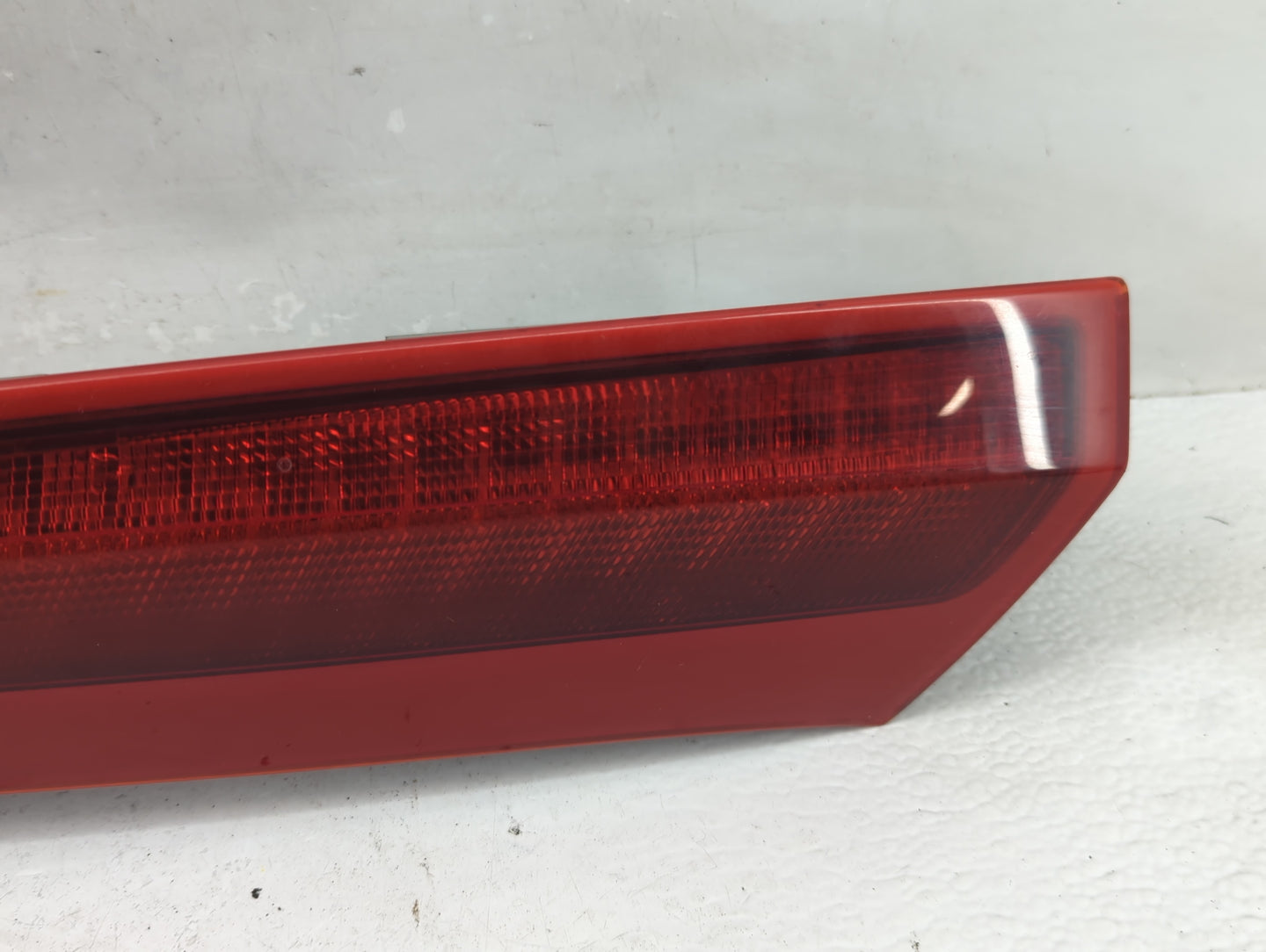 2003-2006 Volvo Xc90 Tail Light Assembly Driver Left OEM P/N:157617 Fits Fits 2003 2004 2005 2006 OEM Used Auto Parts - Oemu