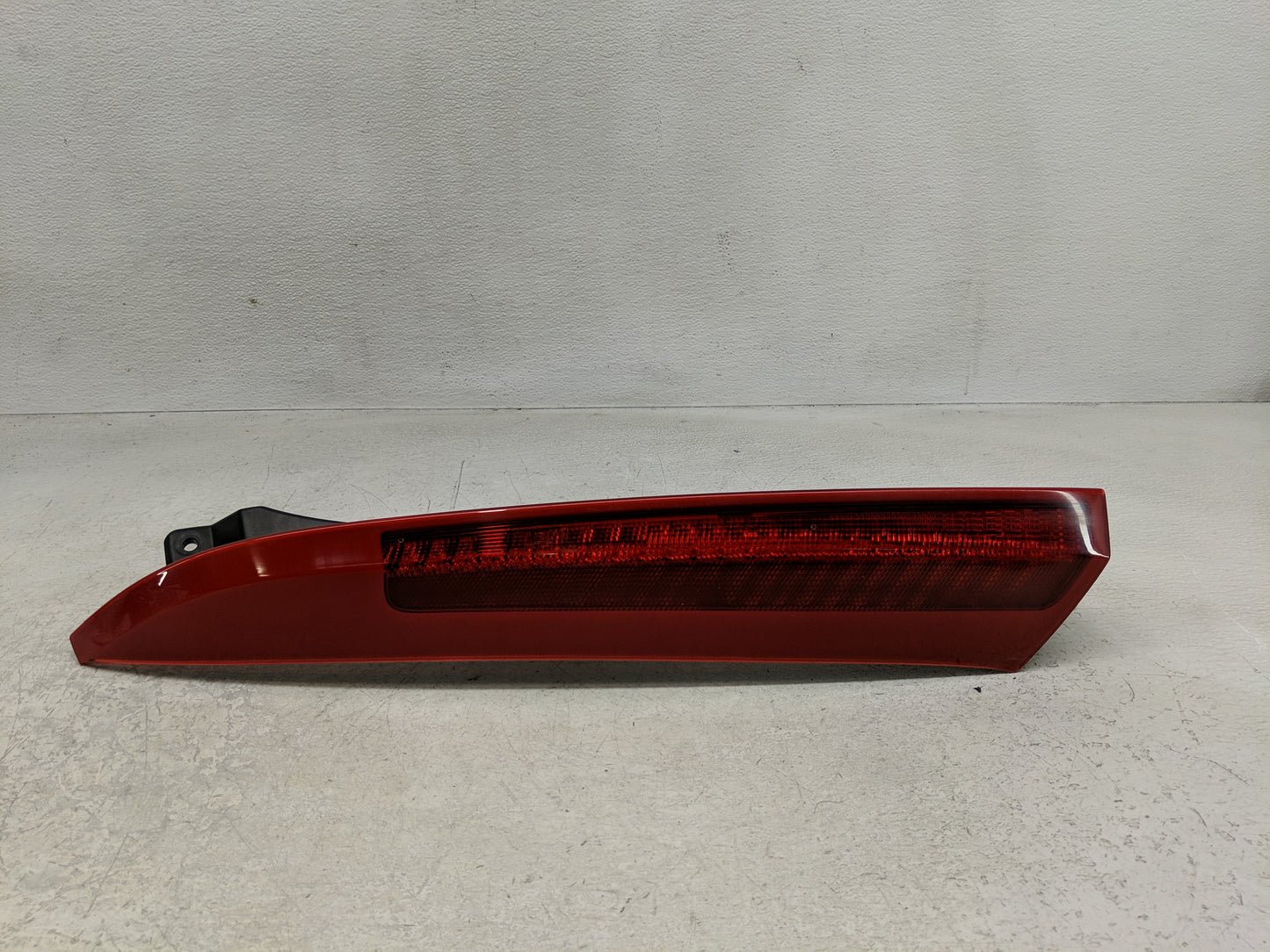 2003-2006 Volvo Xc90 Tail Light Assembly Driver Left OEM P/N:157617 Fits Fits 2003 2004 2005 2006 OEM Used Auto Parts - Oemu