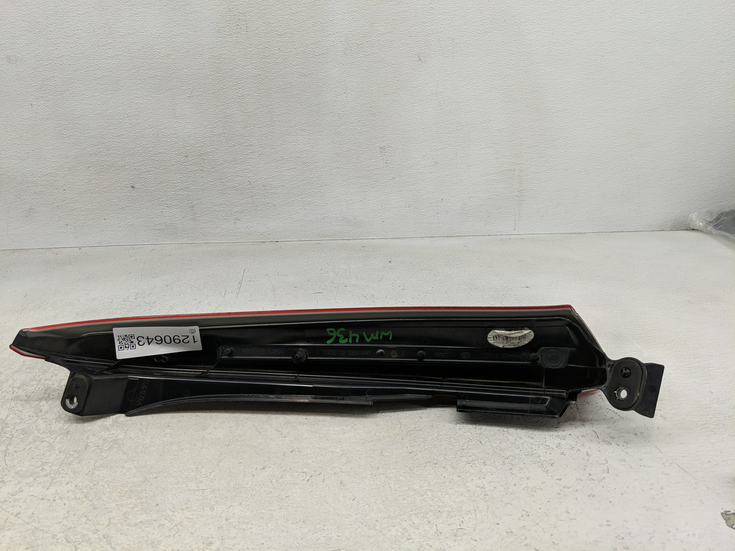 2003-2006 Volvo Xc90 Tail Light Assembly Driver Left OEM P/N:157617 Fits Fits 2003 2004 2005 2006 OEM Used Auto Parts - Oemu