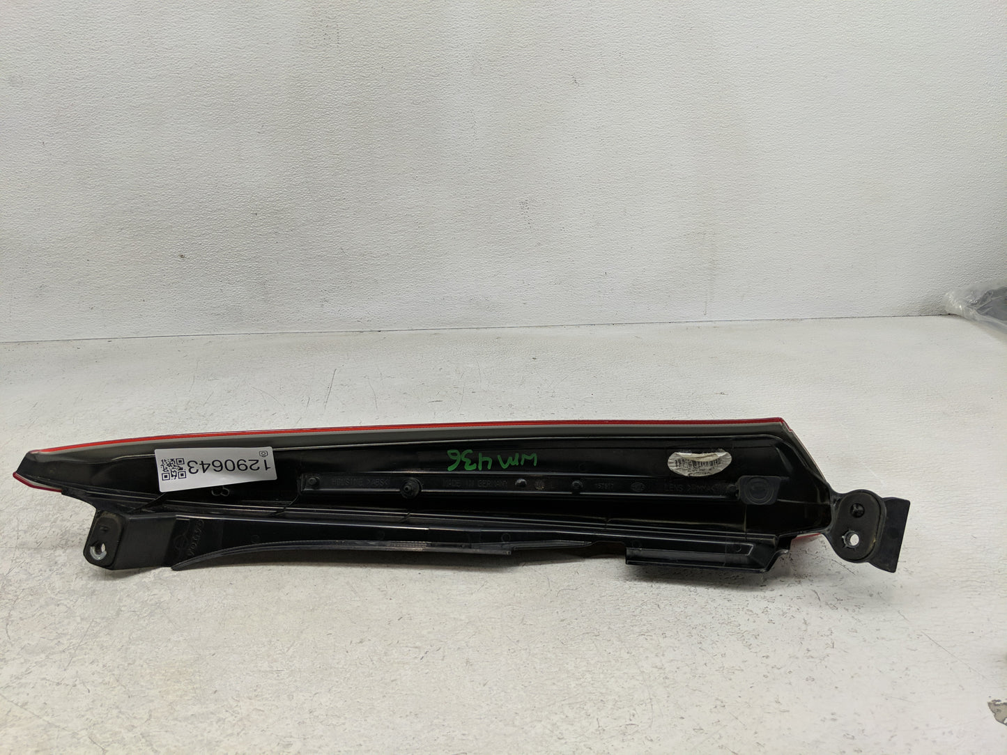 2003-2006 Volvo Xc90 Tail Light Assembly Driver Left OEM P/N:157617 Fits Fits 2003 2004 2005 2006 OEM Used Auto Parts - Oemu