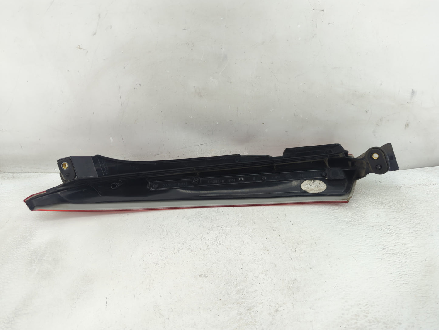 2003-2006 Volvo Xc90 Tail Light Assembly Passenger Right OEM P/N:157618 Fits Fits 2003 2004 2005 2006 OEM Used Auto Parts - 