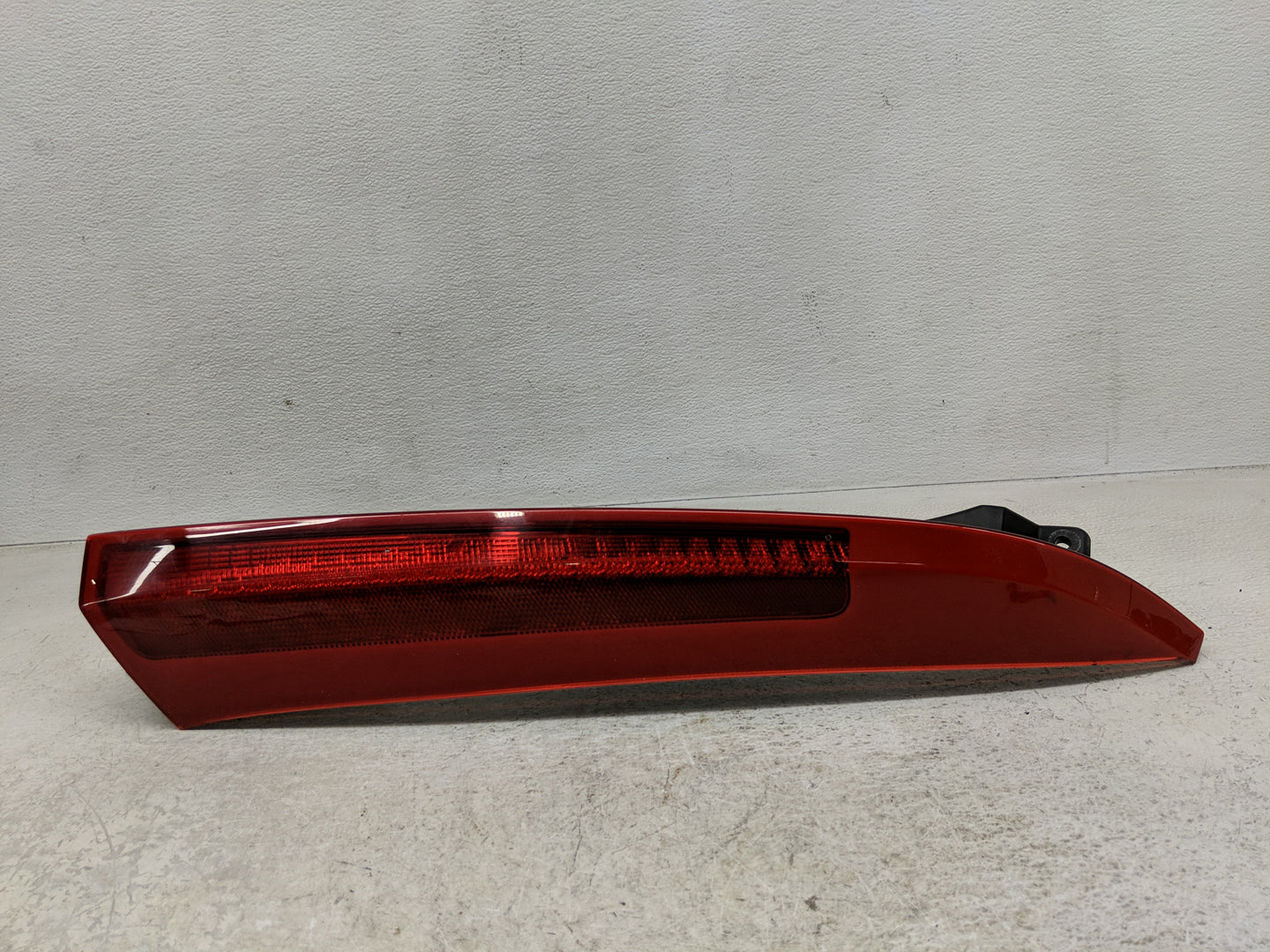 2003-2006 Volvo Xc90 Tail Light Assembly Passenger Right OEM P/N:9483772 Fits Fits 2003 2004 2005 2006 OEM Used Auto Parts -