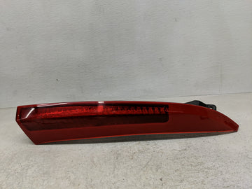 2003-2006 Volvo Xc90 Tail Light Assembly Passenger Right OEM P/N:9483772 Fits Fits 2003 2004 2005 2006 OEM Used Auto Parts -