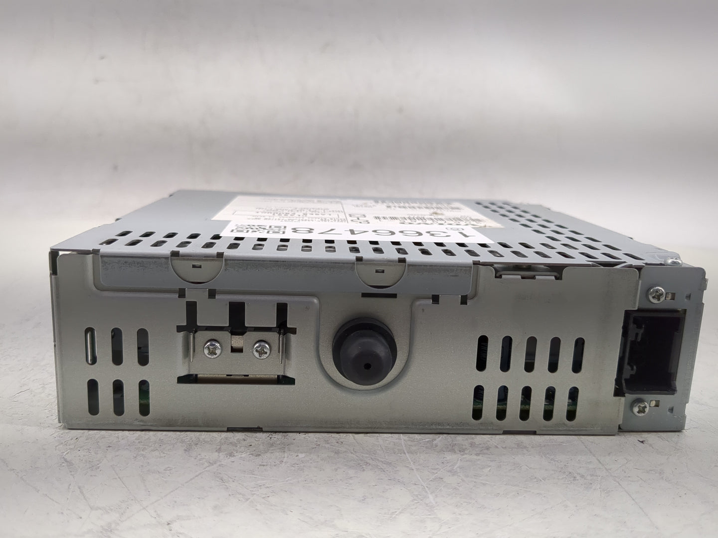 2003-2006 Volvo Xc90 Radio AM FM Cd Player Receiver Replacement P/N:30679465-1 Fits Fits 2003 2004 2005 2006 OEM Used Auto P
