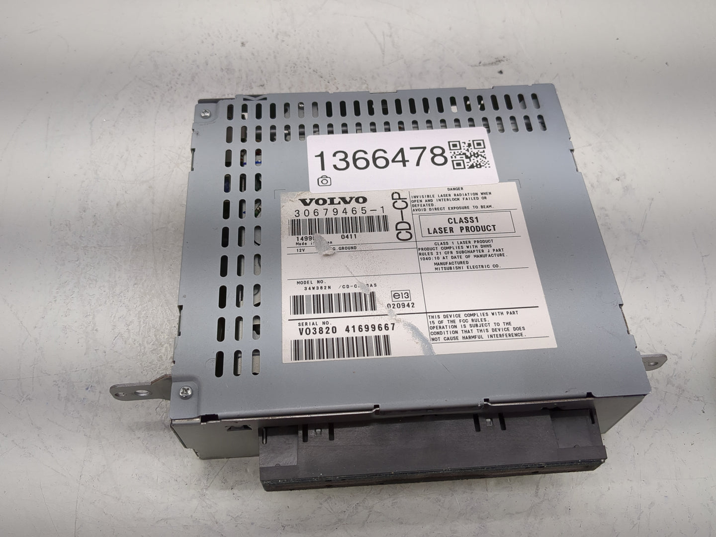 2003-2006 Volvo Xc90 Radio AM FM Cd Player Receiver Replacement P/N:30679465-1 Fits Fits 2003 2004 2005 2006 OEM Used Auto P