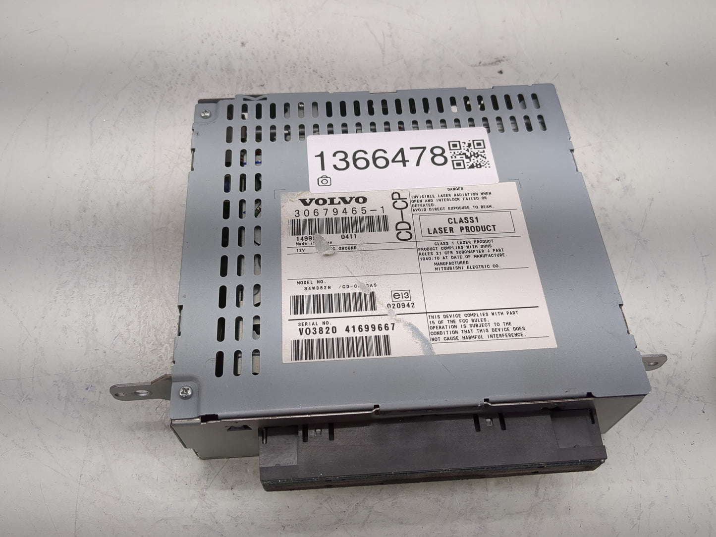 2003-2006 Volvo Xc90 Radio AM FM Cd Player Receiver Replacement P/N:30679465-1 Fits Fits 2003 2004 2005 2006 OEM Used Auto P
