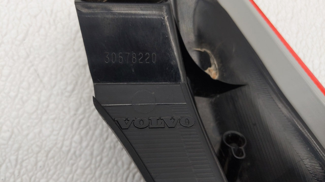 2003-2006 Volvo Xc90 Tail Light Assembly Driver Left OEM P/N:30678220 Fits Fits 2003 2004 2005 2006 OEM Used Auto Parts - Oe