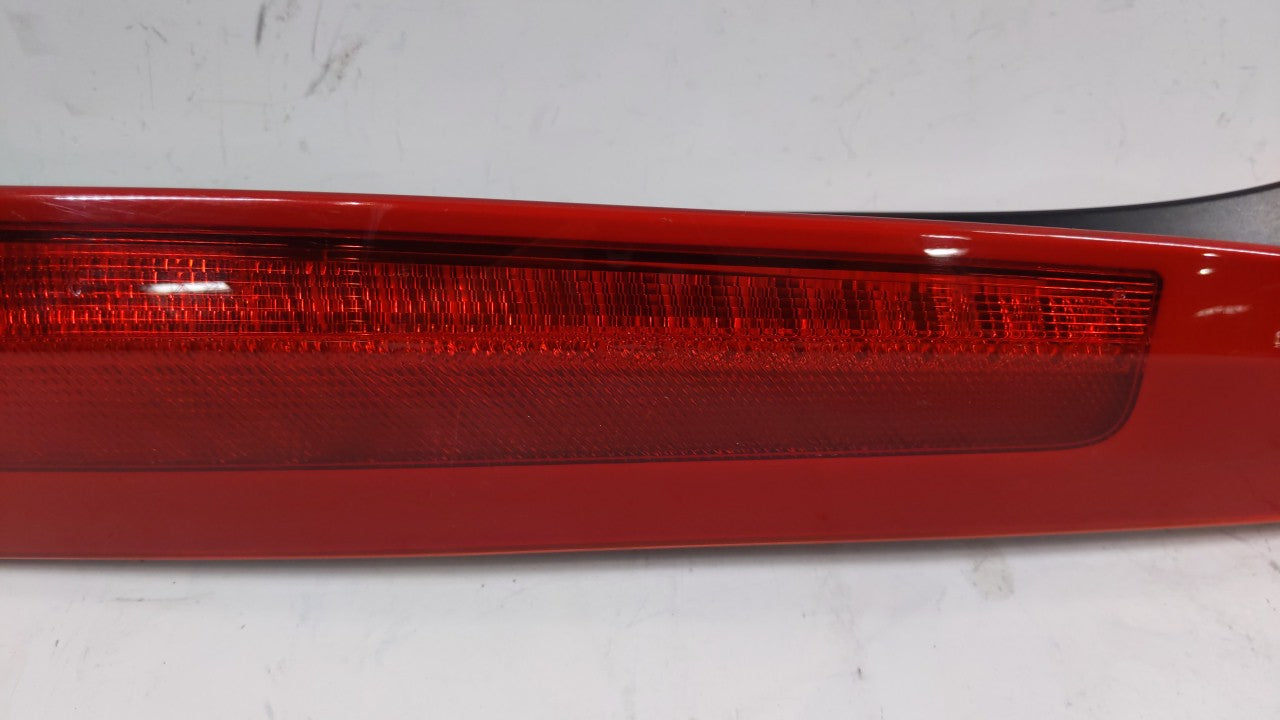 2003-2006 Volvo Xc90 Tail Light Assembly Passenger Right OEM P/N:9483772 30678221 Fits Fits 2003 2004 2005 2006 OEM Used Aut
