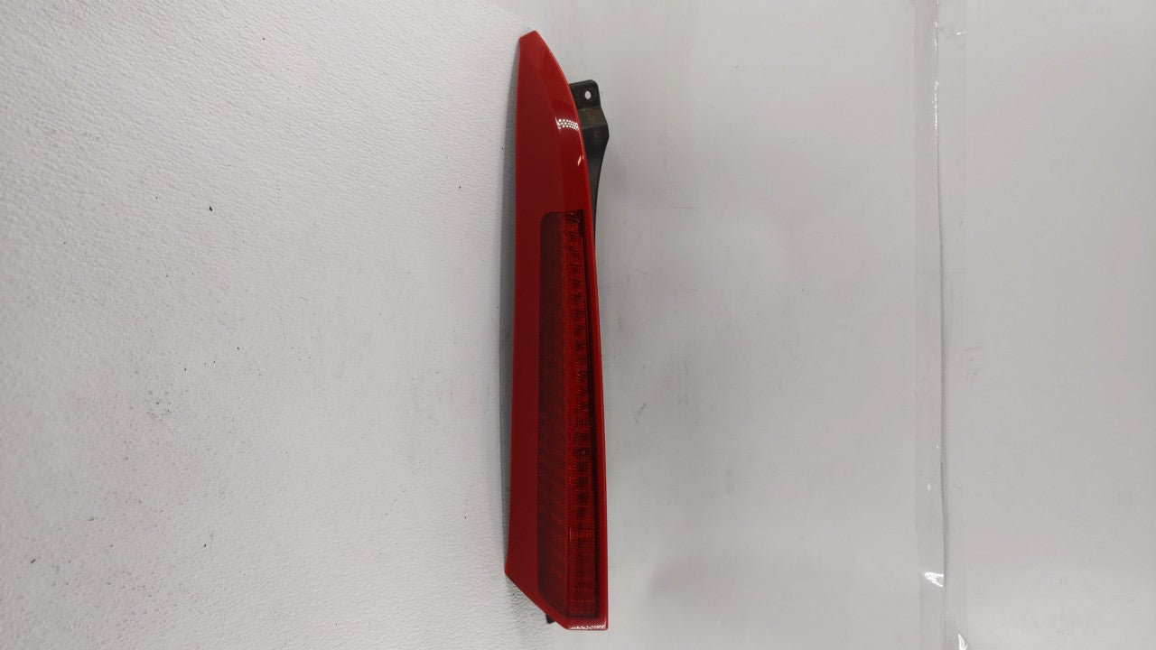 2003-2006 Volvo Xc90 Tail Light Assembly Driver Left OEM P/N:9483771 30678220 Fits Fits 2003 2004 2005 2006 OEM Used Auto Pa