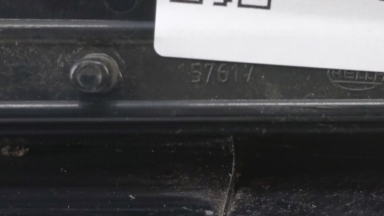 2003-2006 Volvo Xc90 Tail Light Assembly Driver Left OEM P/N:9483771 30678220 Fits Fits 2003 2004 2005 2006 OEM Used Auto Pa