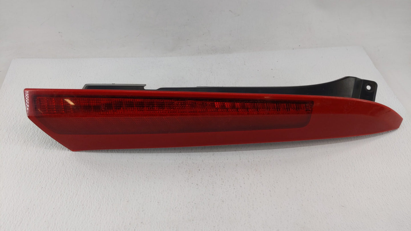 2003-2006 Volvo Xc90 Tail Light Assembly Passenger Right OEM P/N:9483772 30678221 Fits Fits 2003 2004 2005 2006 OEM Used Aut