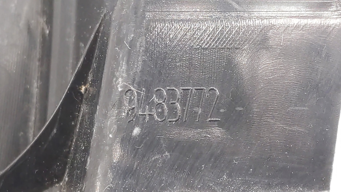 2003-2006 Volvo Xc90 Tail Light Assembly Passenger Right OEM P/N:9483772 30678221 Fits Fits 2003 2004 2005 2006 OEM Used Aut